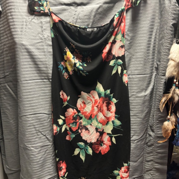 Dress - Picture 2 of 5